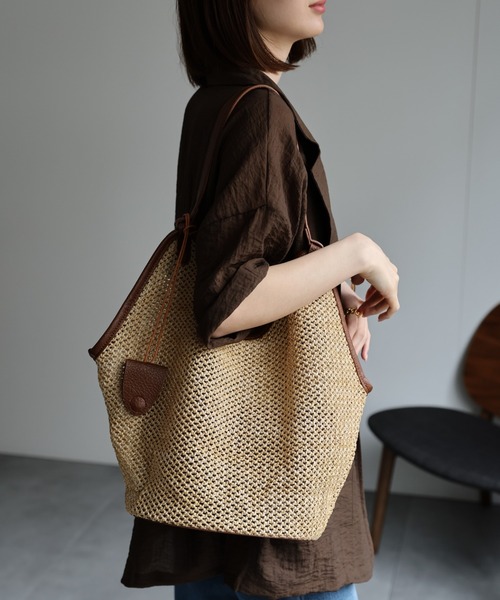 sakishimatokyo（サキシマトーキョー）の「【SET商品】パイピング　シアーかごバッグ/ポーチ＋サングラスホルダー付【動画あり】（ショルダーバッグ・レディース・ベージュ/ライトパープル/ライトベージュ/ピンク/ブラック/キャメル・FREE）」の10枚目の写真