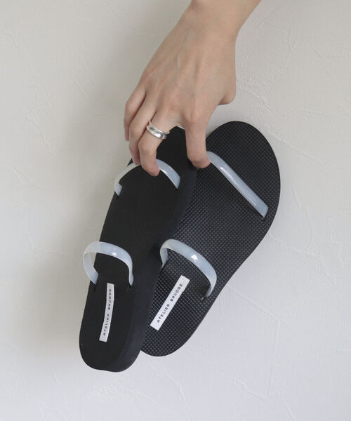 fredy emue（フレディエミュ）の「2ラインビーチサンダル（サンダル・レディース・オフホワイト/ライトブルー/ベージュ系その他・M）」の2枚目の写真