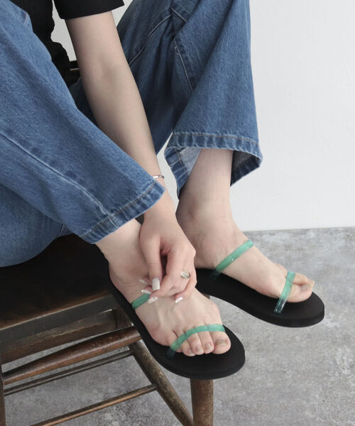 fredy emue（フレディエミュ）の「2ラインビーチサンダル（サンダル・レディース・オフホワイト/ライトブルー/ベージュ系その他・M）」の8枚目の写真