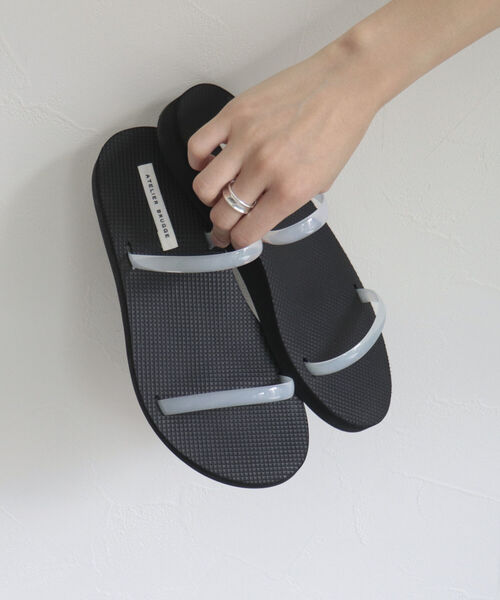 fredy emue（フレディエミュ）の「2ラインビーチサンダル（サンダル・レディース・オフホワイト/ライトブルー/ベージュ系その他・M）」の4枚目の写真