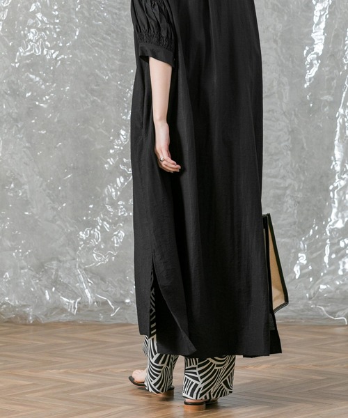 CLOCHE（クロシェ）の「麻混キーネック袖ギャザーワンピース