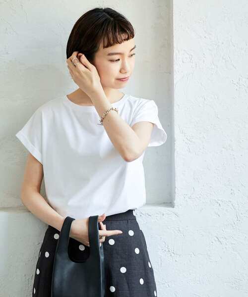URBAN RESEARCH（アーバンリサーチ）の「スーピマコットンTシャツ（Tシャツ/カットソー・レディース・ホワイト/ブラウン系その他/ネイビー/パープル系その他・FREE）」の6枚目の写真