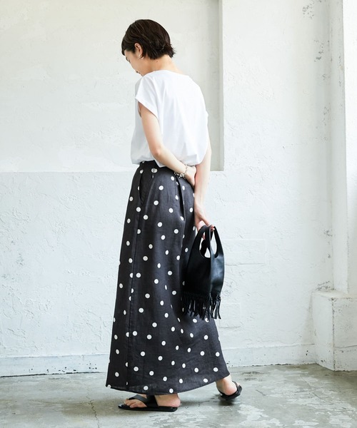 URBAN RESEARCH（アーバンリサーチ）の「スーピマコットンTシャツ（Tシャツ/カットソー・レディース・ホワイト/ブラウン系その他/ネイビー/パープル系その他・FREE）」の9枚目の写真
