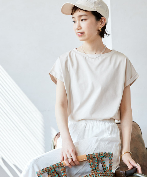 URBAN RESEARCH（アーバンリサーチ）の「スーピマコットンTシャツ（Tシャツ/カットソー・レディース・ホワイト/ブラウン系その他/ネイビー/パープル系その他・FREE）」の18枚目の写真
