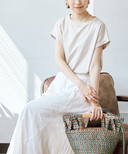 URBAN RESEARCH（アーバンリサーチ）の「スーピマコットンTシャツ（Tシャツ/カットソー・レディース・ホワイト/ブラウン系その他/ネイビー/パープル系その他・FREE）」の21枚目の写真