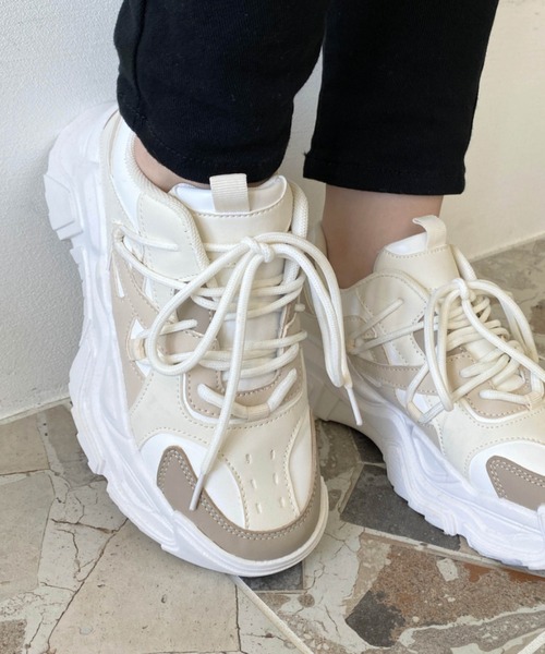 moment+（モーメントプラス）の「厚底ダッドスニーカー（スニーカー・レディース・アイボリー/ブラック・LL/L/M/S）」の8枚目の写真
