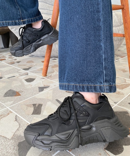 moment+（モーメントプラス）の「厚底ダッドスニーカー（スニーカー・レディース・アイボリー/ブラック・LL/L/M/S）」の17枚目の写真