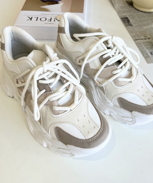 moment+（モーメントプラス）の「厚底ダッドスニーカー（スニーカー・レディース・アイボリー/ブラック・LL/L/M/S）」の3枚目の写真