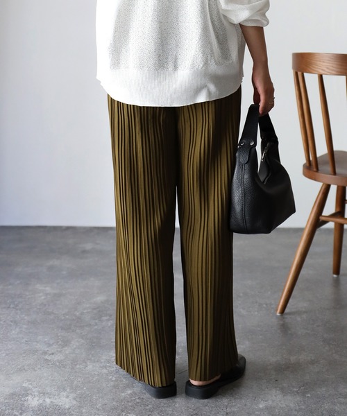 Riberry（リベリー）の「セルフカット プリーツイージーパンツ（その他パンツ・レディース・ブラック/カーキ/グレイッシュベージュ・MEDIUM）」の16枚目の写真