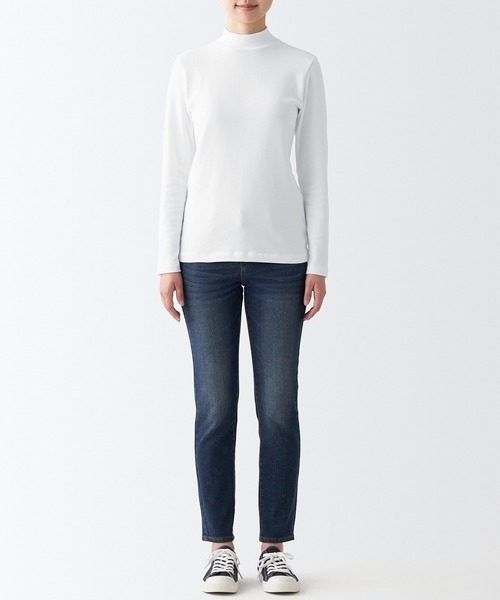 無印良品（ムジルシリョウヒン）の「ストレッチフライス編みハイネック長袖Ｔシャツ（Tシャツ/カットソー・レディース・グレー系3/ブラック/イエロー/ホワイト系4/ライトグレー/ブラウン系3/ホワイト・M/XL/XXL/L/S/XS）」の10枚目の写真