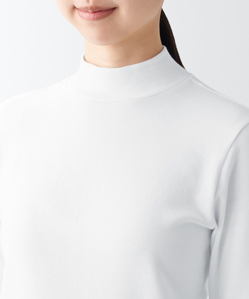 無印良品（ムジルシリョウヒン）の「ストレッチフライス編みハイネック長袖Ｔシャツ（Tシャツ/カットソー・レディース・グレー系3/ブラック/イエロー/ホワイト系4/ライトグレー/ブラウン系3/ホワイト・M/XL/XXL/L/S/XS）」の12枚目の写真