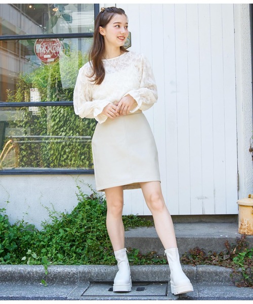 CHILLE（チル）の「フェイクレザーミニスカート（スカート・レディース・ブラック/アイボリー/オリーブ・FREE）」の5枚目の写真