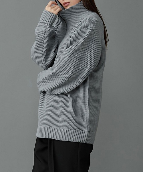 ANPAS(アンパス)の「Half Zip Knit/別注 オーバーサイズ ハーフジップ ニット 吸水速乾 UVカット マシンウォッシャブル 帯電防止 抗ピリング(ニット/セーター・メンズ・グレイッシュベージュ/オフホワイト/ブルー/グレー/ブラック/チャコール・L/M/LL)」の4枚目の写真