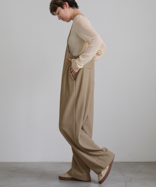 select MOCA（セレクトモカ）の「リップルルーズサロペット（サロペット/オーバーオール・レディース・グレイッシュベージュ/ブラック・FREE）」の9枚目の写真