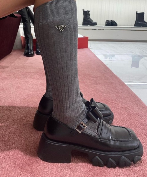epine（エピヌ）の「ribbon Goa Loafer（ローファー）」 - WEAR