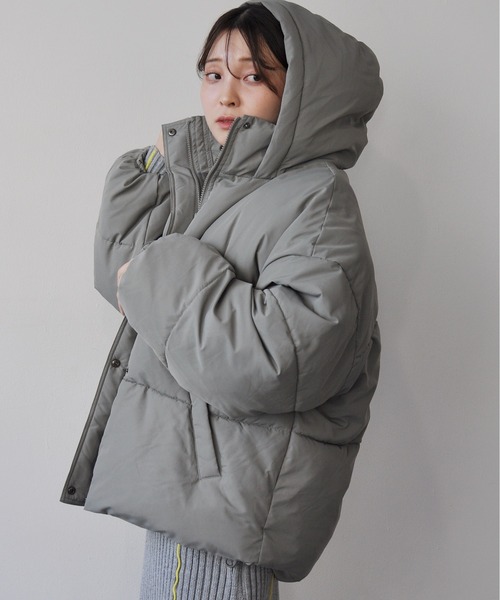 Meli rich（メリーリッチ）の「裾ラウンドフェイクダウンジャケット（ダウンジャケット/コート・レディース・ベージュ/アイボリー/ブラック/カーキ・MEDIUM）」の4枚目の写真