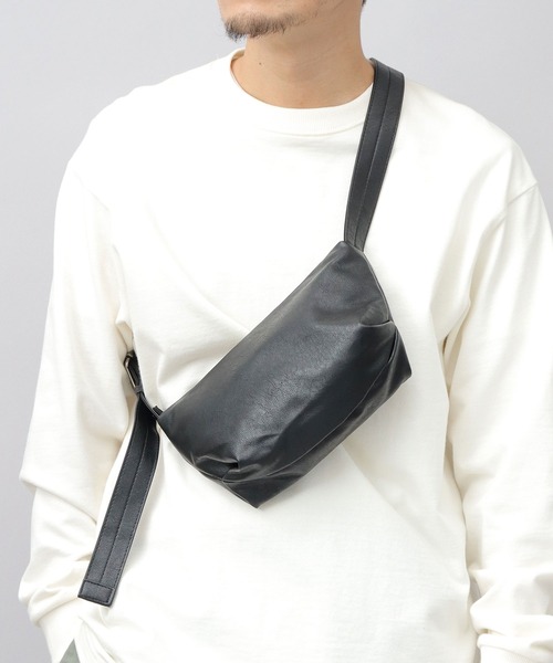 洗える レザー調 マイクロ ハンモック ショルダーバッグ 軽量・肩楽