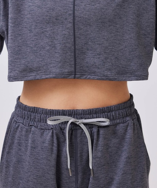 NERGY（ナージー）の「【UV】マイクロタッチレイヤードトップス（Tシャツ/カットソー・レディース・ブラック/チャコールグレー・FREE）」の13枚目の写真