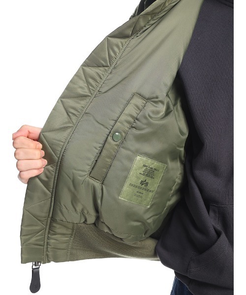 Alpha Industries（アルファインダストリーズ）の「ALPHA INDUSTRIES