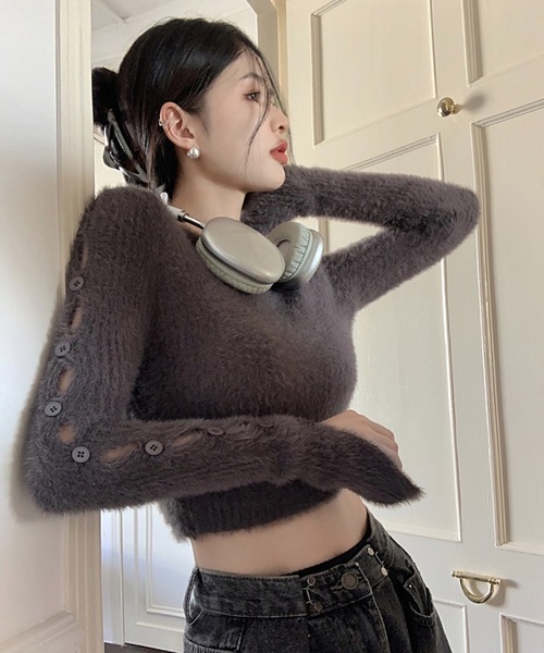 shopnikoniko(ショップニコニコ)の「クロップド丈 袖ボタン シャギーニット スリットスリーブ もこもこ ファーニット(ニット/セーター・レディース・ブラック/ホワイト/グレー・フリー)」の9枚目の写真