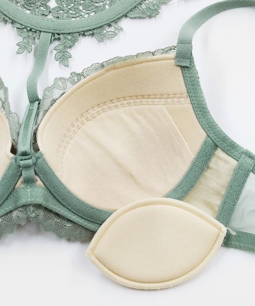 ANNEBRA（アンブラ）の「Romance チョーカー付きデコルテメイクブラジャー（ブラジャー・レディース・ライトパープル/ライトグリーン・E75/E70/C70/G70/B75/E80/D80/D75/G75/C75/C80/F75/F70/B70/D70）」の10枚目の写真