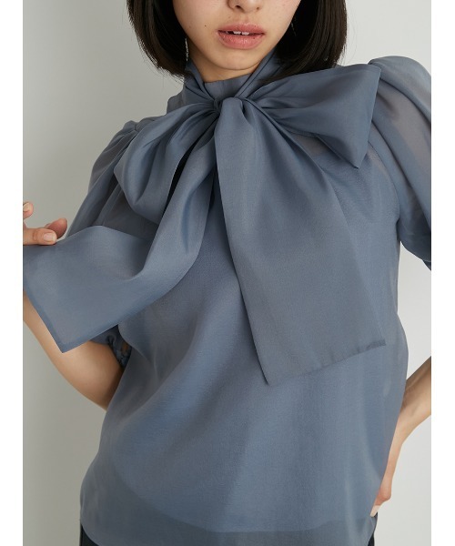 LILY BROWN（リリーブラウン）の「オーガンザボウタイブラウス