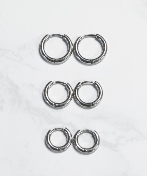 ANARKH(アナンケ)の「★ANARKH(アナンケ)★ステンレス フープピアス(ピアス(両耳用)・レディース・シルバー・LARGE/MEDIUM/SMALL)」の7枚目の写真