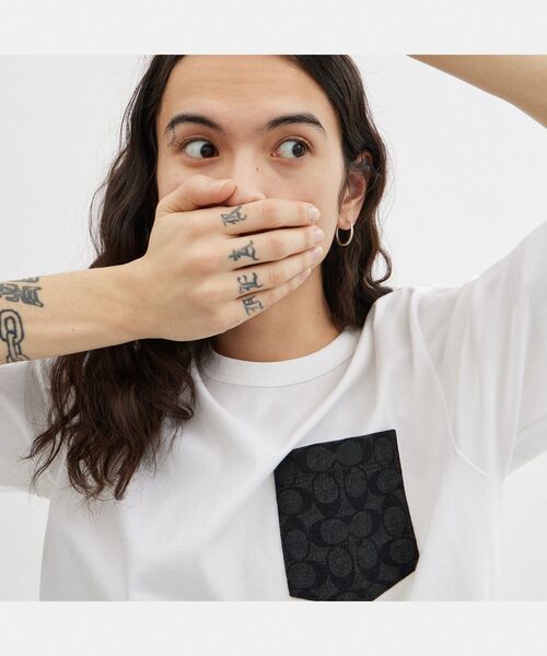 安心国内発送 COACH エッセンシャル ポケット Tシャツ COACH(コーチ)の「エッセンシャル ポケット Tシャツ(Tシャツ