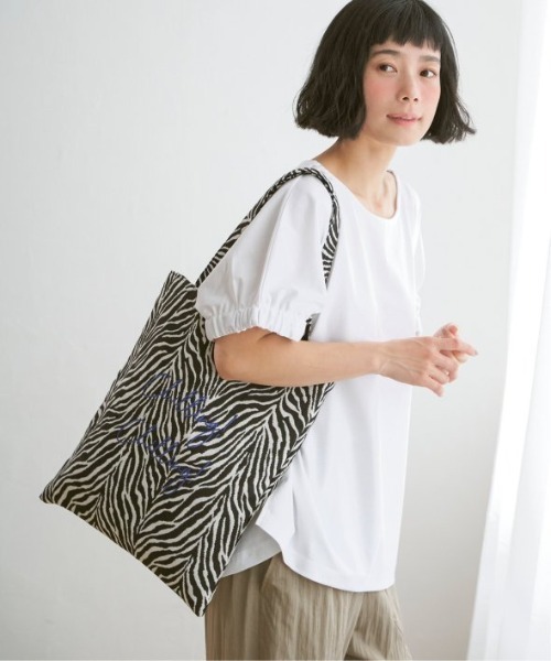 LBC（エルビーシー）の「ジャガードA4トートバッグ（トートバッグ・レディース・ライトブラウン/コーラル/ブラック・FREE）」の5枚目の写真