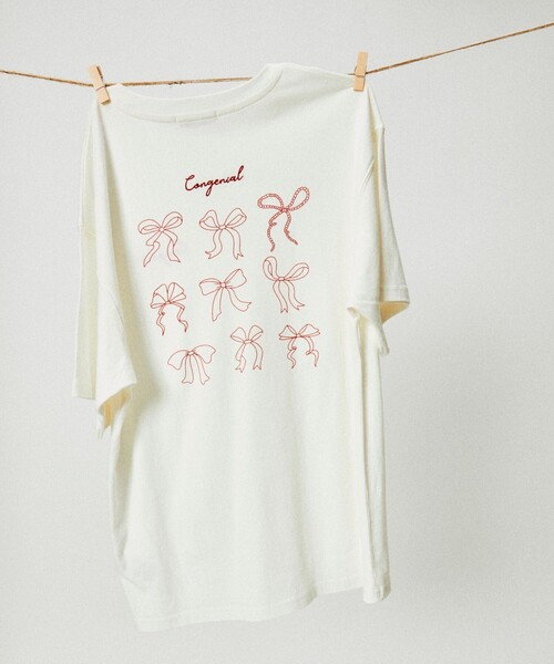 【OUR LEGACY】バックプリント Tシャツ｜リボンタイ付き OUR LEGACY プリント Tシャツ | ブラック | FARFETCH JP