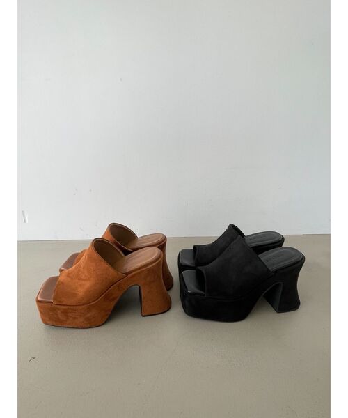 EMODA（エモダ）の「フレアヒールカバーサンダル（サンダル・レディース・キャメル/ブラック・SMALL/MEDIUM/LARGE）」の20枚目の写真