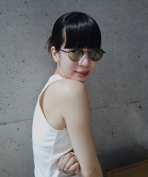 y/m by RIKA（イムバイリカ）の「Shades r02（サングラス・レディース・ブラック/グリーン・FREE）」の2枚目の写真