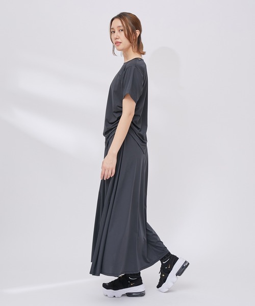 NERGY（ナージー）の「【水陸両用＆ UV】Aqua jersey ドレープTシャツ（Tシャツ/カットソー・レディース・ブラック/カーキ・FREE）」の8枚目の写真