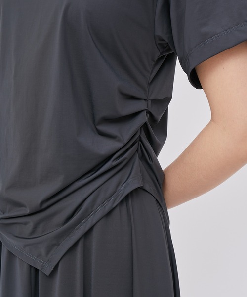 NERGY（ナージー）の「【水陸両用＆ UV】Aqua jersey ドレープTシャツ（Tシャツ/カットソー・レディース・ブラック/カーキ・FREE）」の6枚目の写真