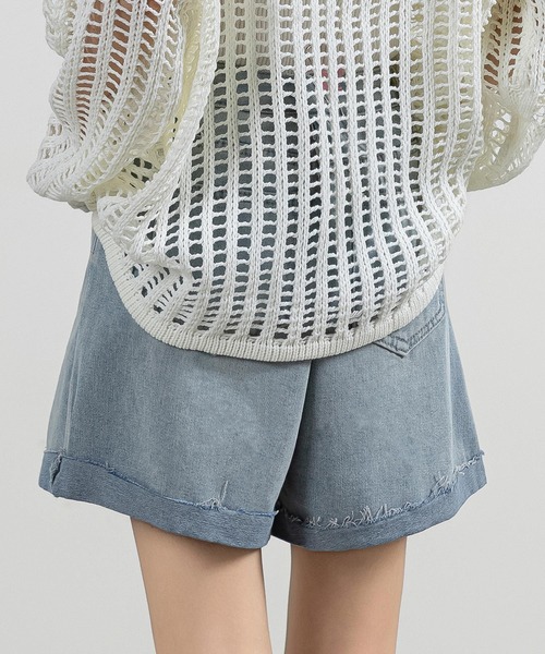 DAY CLOSET(デイ クローゼット)の「レディース ウォッシュダメージ加工台形ショートデニムパンツ(デニムパンツ・レディース・ライトブルー・L/M/S/XL)」の4枚目の写真
