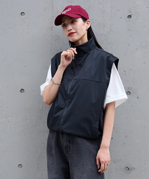 COLONY 2139（コロニートゥーワンスリーナイン）の「ストレッチスケーターベスト（ベスト・メンズ・ブラック・LARGE/MEDIUM）」の2枚目の写真