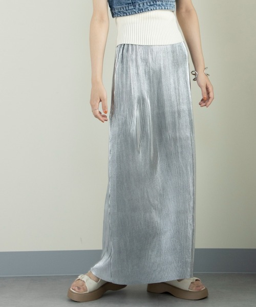 MAISON BREEZE（メゾンブリーズ）の「【MAISON BREEZE】メタリックプリーツSK 223-844-6027 DTK（スカート・レディース・ゴールド/ブラック/シルバー・FREE）」の4枚目の写真