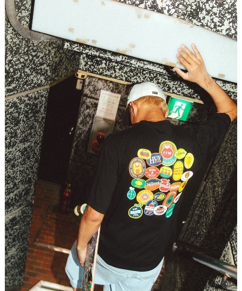 HUF（ハフ）の「FRUITSTAND TEE  / HUF ハフ 半袖 プリント Tシャツ（Tシャツ/カットソー・メンズ・ブラック/サックスブルー/ホワイト・SMALL/MEDIUM/LARGE/X-LARGE/XX-LARGE）」の4枚目の写真