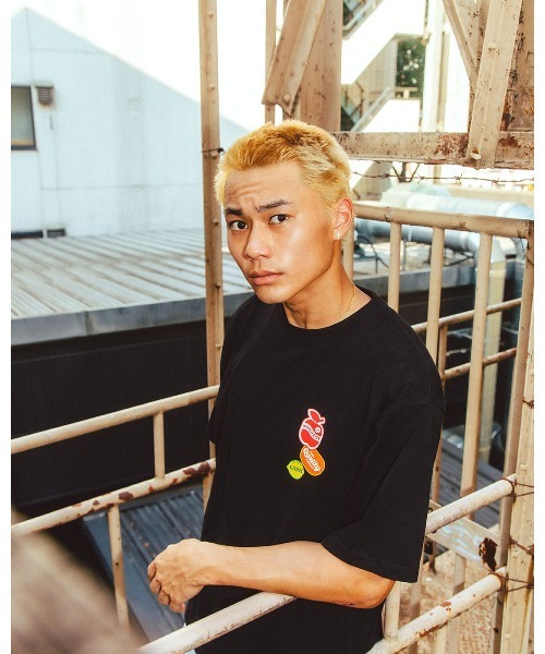 HUF（ハフ）の「FRUITSTAND TEE  / HUF ハフ 半袖 プリント Tシャツ（Tシャツ/カットソー・メンズ・ブラック/サックスブルー/ホワイト・SMALL/MEDIUM/LARGE/X-LARGE/XX-LARGE）」の6枚目の写真