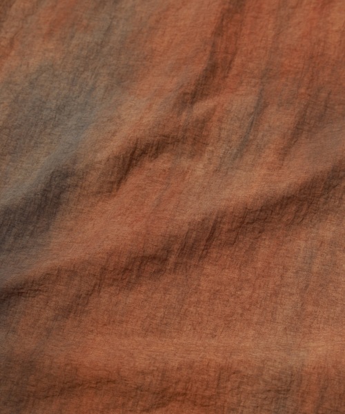 JIEDA(ジエダ)の「DYED NYLON OPEN COLLAR SHIRT S/S(シャツ/ブラウス・メンズ・ブラウン系・1/2)」の2枚目の写真