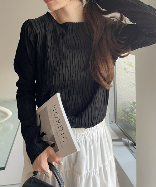 Ada.（エイダ）の「ウェーブ プリーツ ボートネック トップス（Tシャツ/カットソー・レディース・ブラウン/アイボリー/ブラック/ボルドー・FREE）」の9枚目の写真