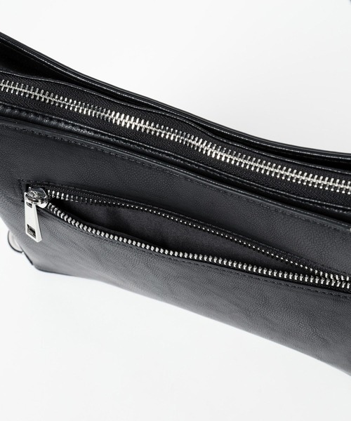 HARE（ハレ）の「ZIP2WAYショルダーBAG(HARE)（ショルダーバッグ・メンズ・ブラック/ブラック系その他・FREE）」の19枚目の写真