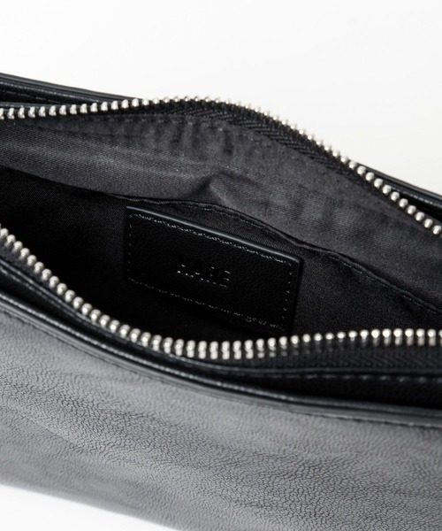 HARE（ハレ）の「ZIP2WAYショルダーBAG(HARE)（ショルダーバッグ・メンズ・ブラック/ブラック系その他・FREE）」の22枚目の写真