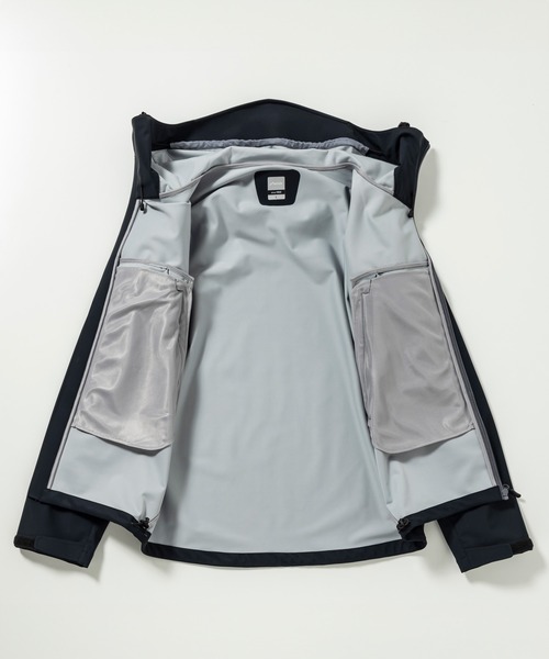 phenix outdoor(フェニックスアウトドア)の「phenix OUTDOOR(フェニックスアウトドア) レディース 4WAYストレッチ マウンテンパーカー (軽量 / 撥水加工)(マウンテンパーカー・レディース・アイボリー/ブラック/マジェンタ・M/L)」の15枚目の写真