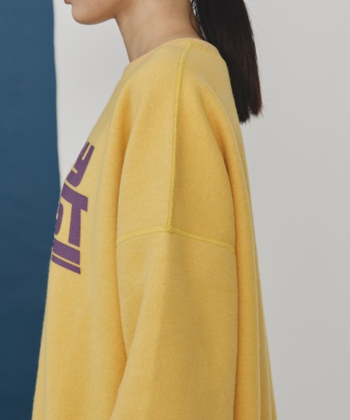 MERLOT（メルロー）の「オーバーサイズロゴプリントスウェット（スウェット・レディース・グレー/ブルー/イエロー・FREE）」の4枚目の写真