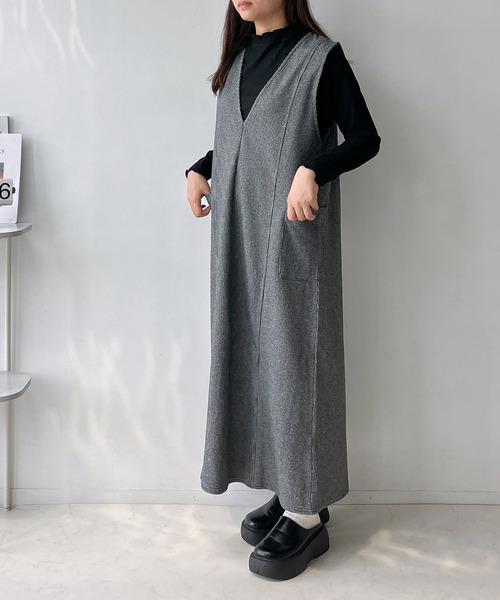 AS KNOW AS plus（アズノゥアズプラス）の「◇Vネックジャンスカとハイネックリブプルオーバー 2点セットアイテム（ジャンパースカート・レディース・ブラック/ブラック系その他/ベージュ系その他/ブラック系その他2・FREE）」の16枚目の写真