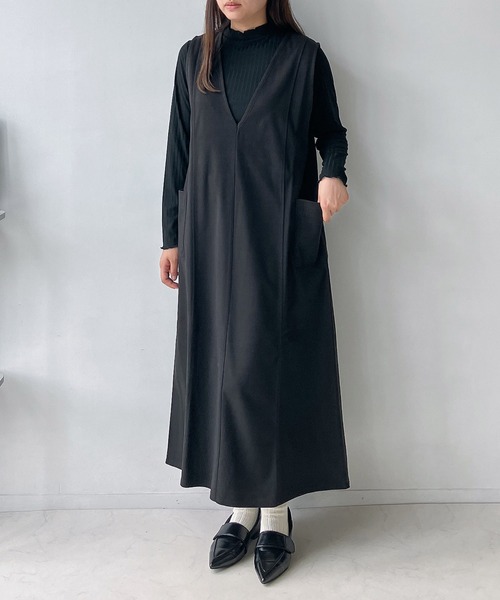 AS KNOW AS plus（アズノゥアズプラス）の「◇Vネックジャンスカとハイネックリブプルオーバー 2点セットアイテム（ジャンパースカート・レディース・ブラック/ブラック系その他/ベージュ系その他/ブラック系その他2・FREE）」の21枚目の写真