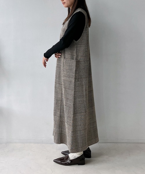 AS KNOW AS plus（アズノゥアズプラス）の「◇Vネックジャンスカとハイネックリブプルオーバー 2点セットアイテム（ジャンパースカート・レディース・ブラック/ブラック系その他/ベージュ系その他/ブラック系その他2・FREE）」の6枚目の写真