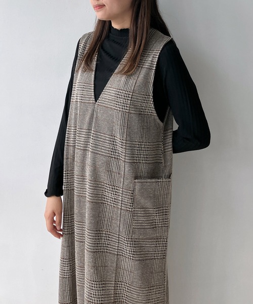 AS KNOW AS plus（アズノゥアズプラス）の「◇Vネックジャンスカとハイネックリブプルオーバー 2点セットアイテム（ジャンパースカート・レディース・ブラック/ブラック系その他/ベージュ系その他/ブラック系その他2・FREE）」の8枚目の写真