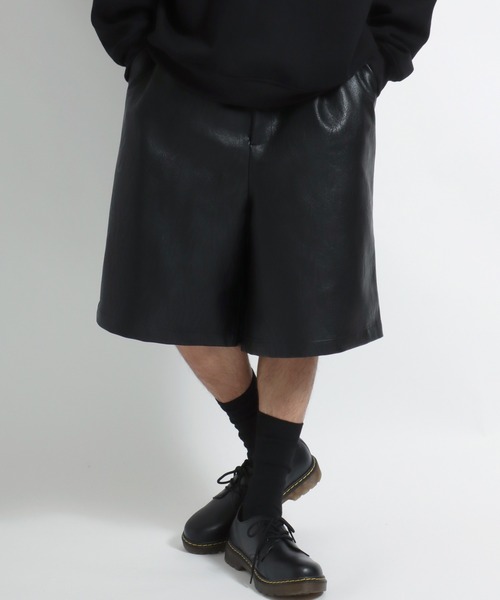 Salong hameu（サロン ハミュー）の「ワイドシルエット フェイクレザーハーフパンツ メンズ レディース/合皮/PU（その他パンツ・メンズ・ブラック・M/L）」の8枚目の写真